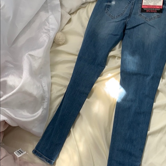 Mid Rise Ankle Jeans - Picture 5 of 6